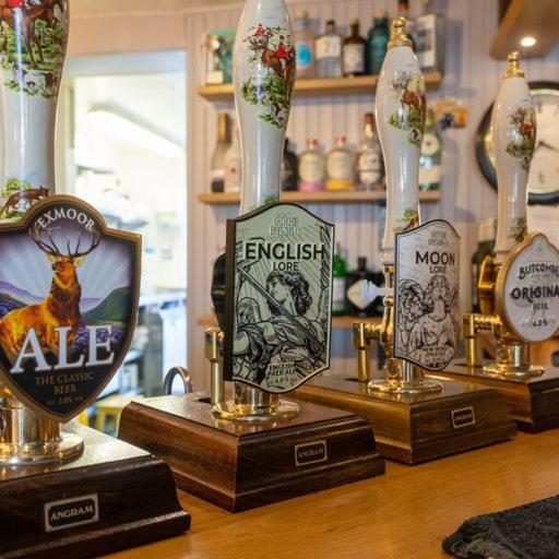The Saxon Inn Child Okeford Экстерьер фото